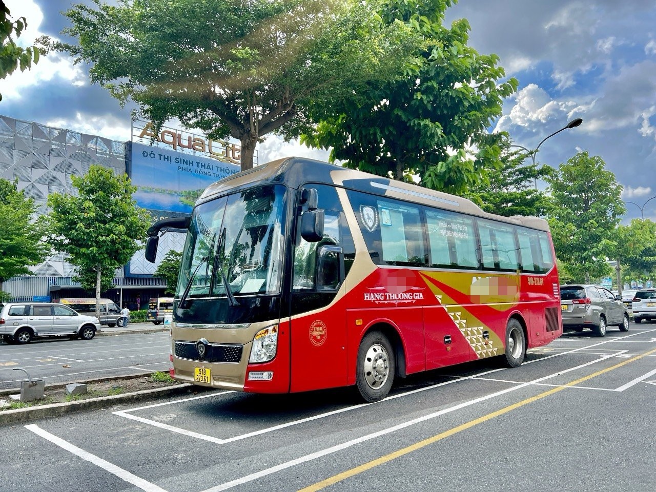 Xe hợp đồng 29 chỗ thương gia ucon giá rẻ